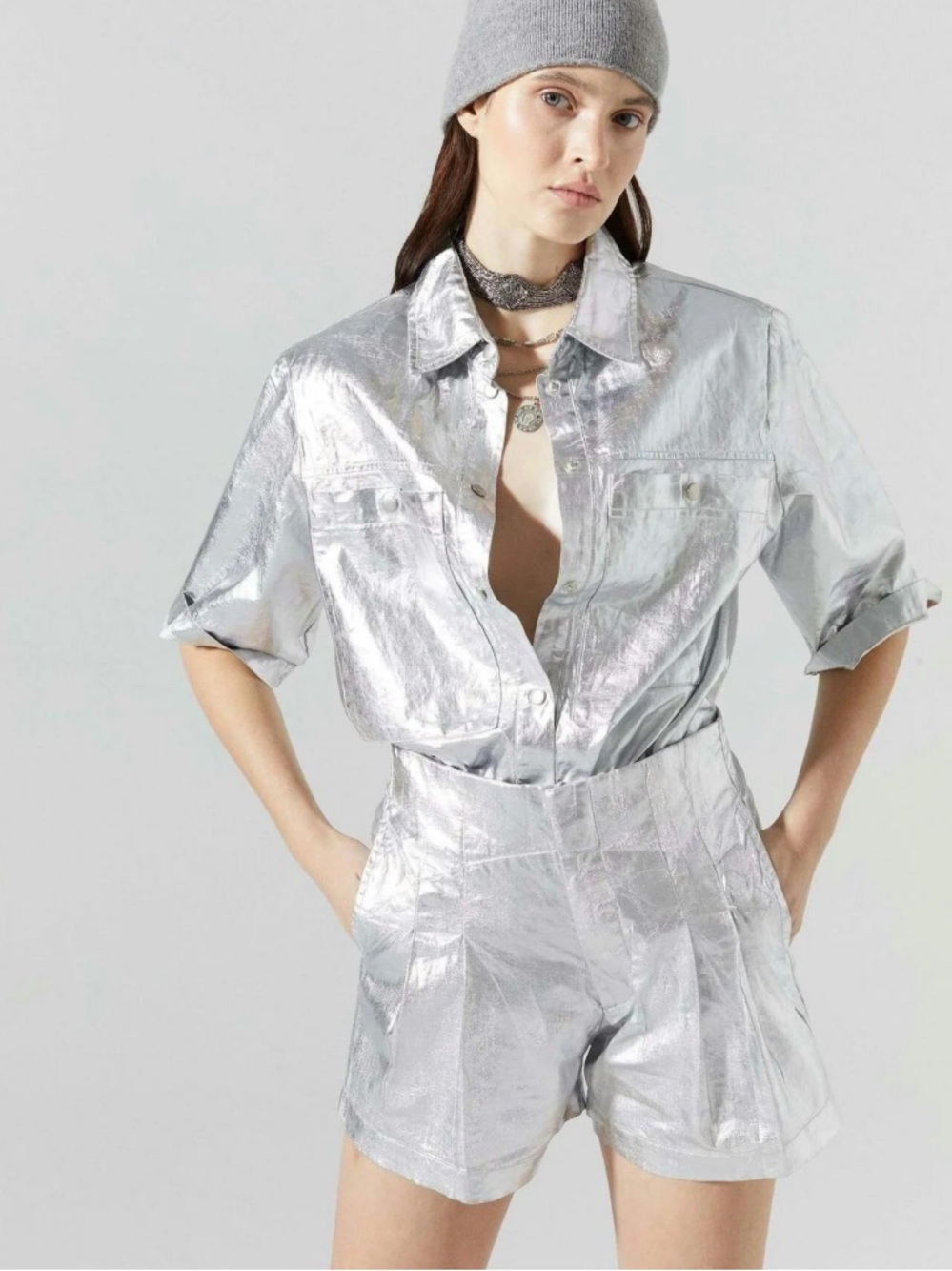 NWT Lanhtropy Frida Silver Metallic Linen Shorts Large - Picture 4 of 9